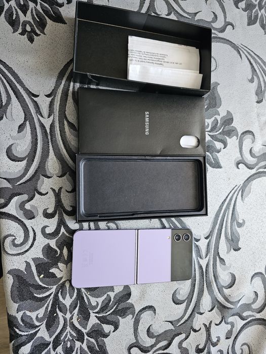 Samsung Flip 4 8/128 GB