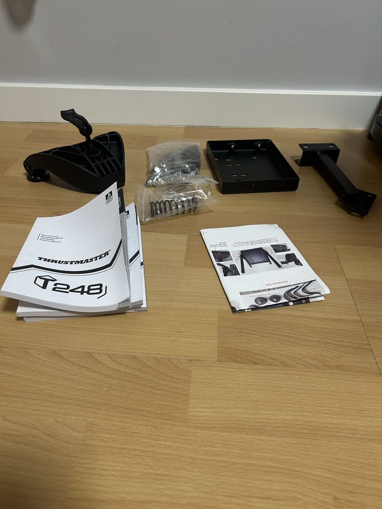 Volante Thrustmaster T248 + Suporte