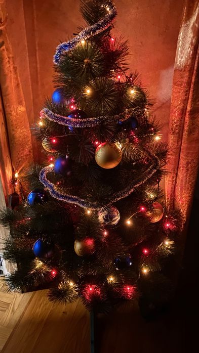 Продам штучну ялинку 1,75-1,8 м