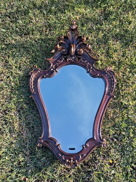 Baelíssimo espelho retro em talha artesanal, detalhes dourado, interve