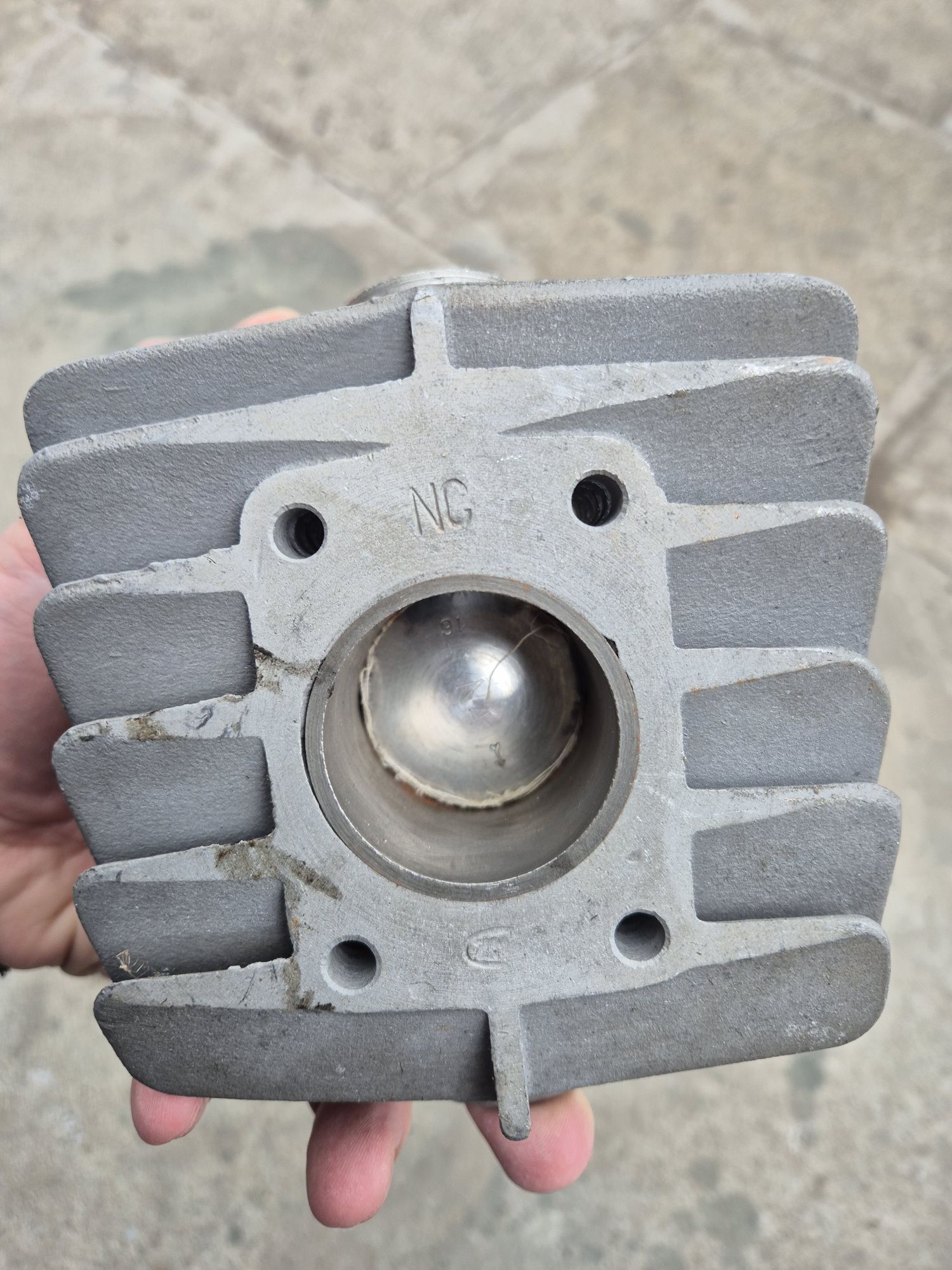 Cylinder fi 40 ZMD Dezamet + 2 tłoki + 4 pierścienie NOWY ROMET