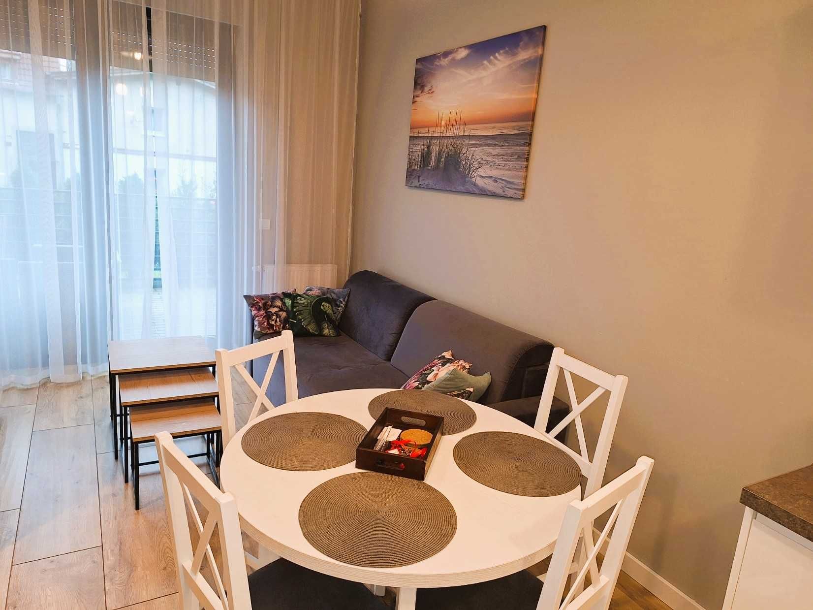 Dwupokojowy apartament z tarasem 100 metrów od morza   darmowy parking