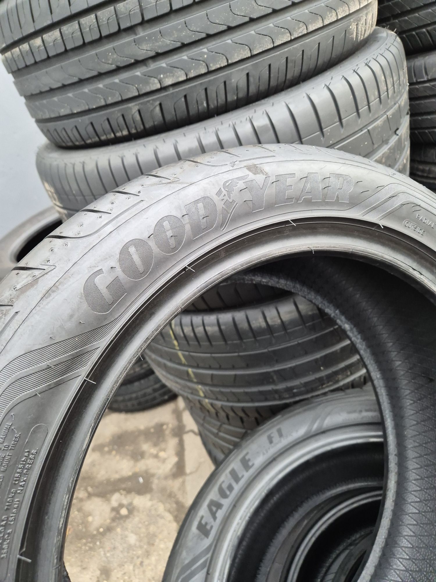 Para opon letnich Goodyear 245 45r18 rok21