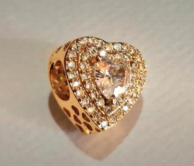 Charms Pandora serce