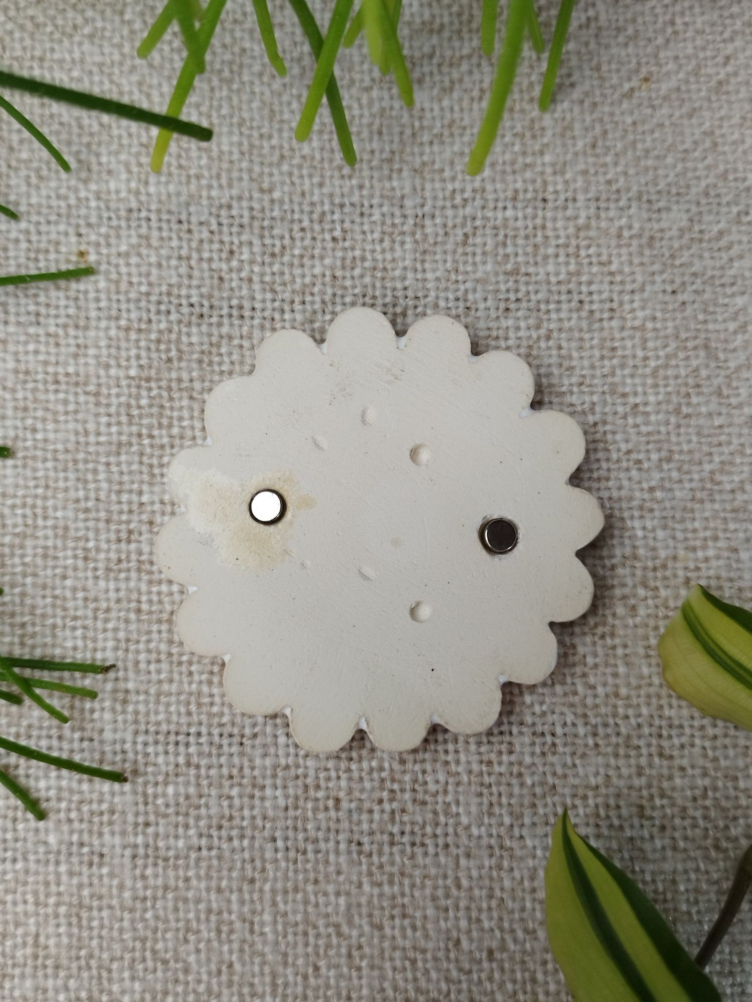 Ceramiczny magnes stokrotka ręcznie robione handmade kwiat