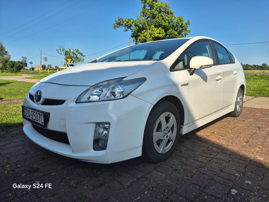 Toyota Prius III model 2010 r. mały przebieg.