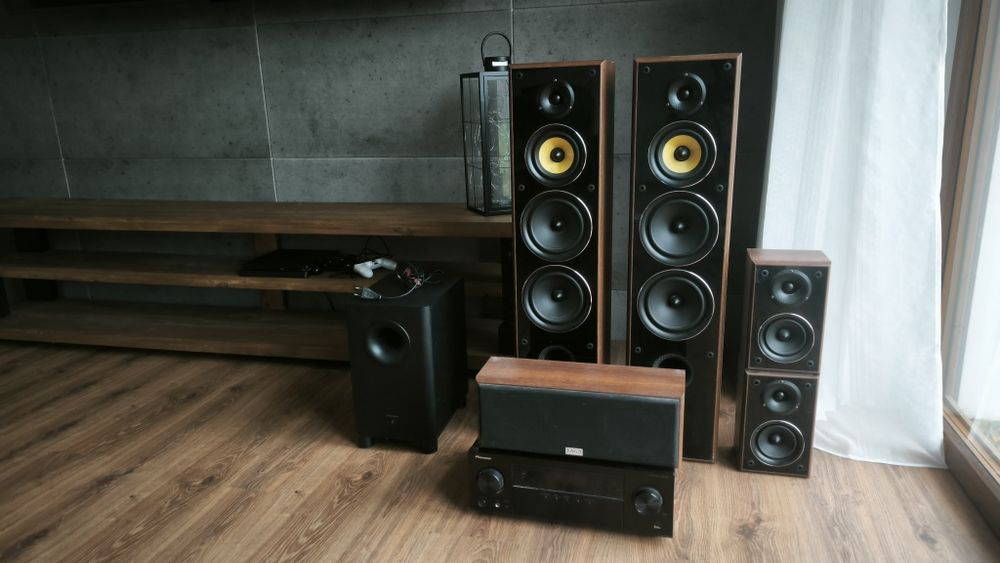 Kino domowe TAGA TAV-606 v.3 + amplituner +subufeer