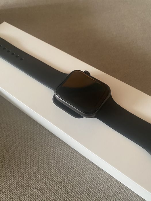 Apple Watch Series 5 44mm Space Gray