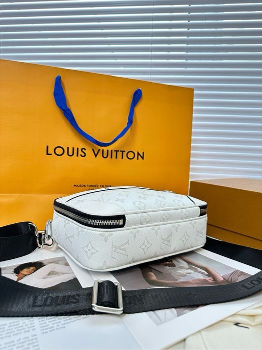 Louis Vuitton mano alpha сумка мужская белая кожаная оригинал