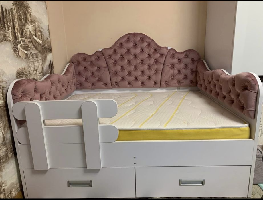 Ліжко дитяче з матрасом