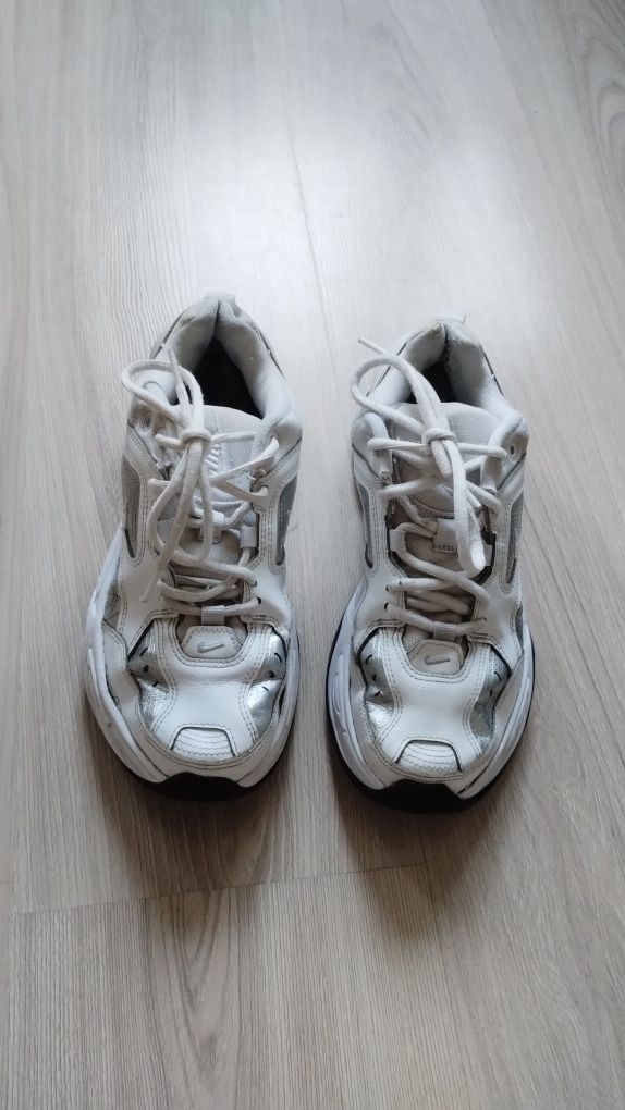 Oryginalne białe buty Nike M2K tekno 39