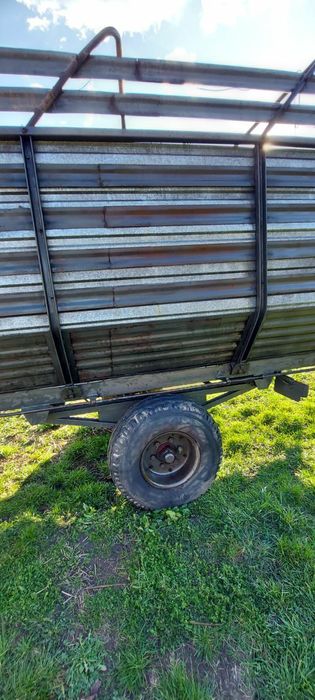 Przyczepa samozbierająca