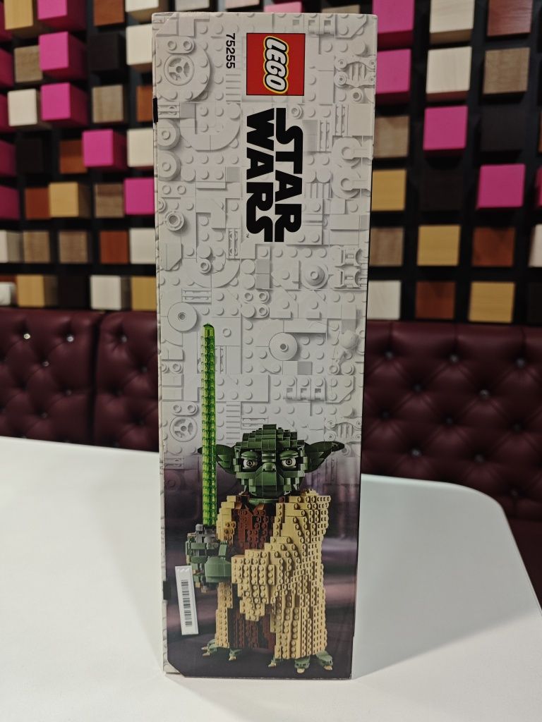 Конструктор LEGO Star Wars 75255 Йода (1771 Деталь)
