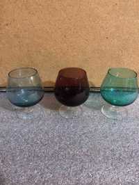 copos antigos pequenos