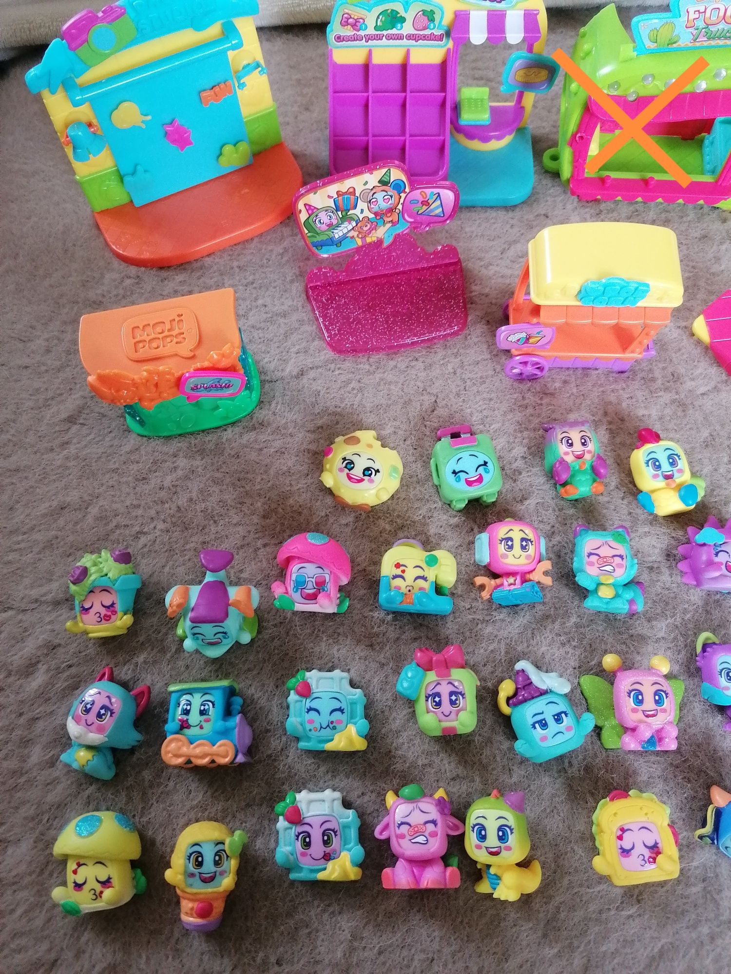 34 mojipops + elementy z zestawów
