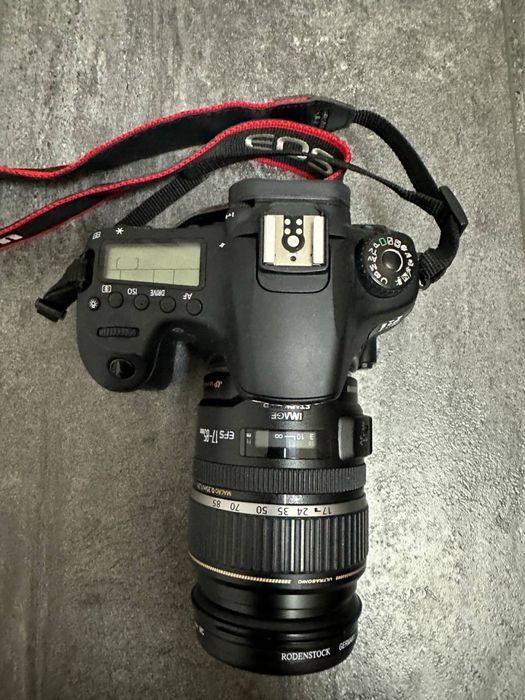 ПРОДАМ Canon eos 60D
