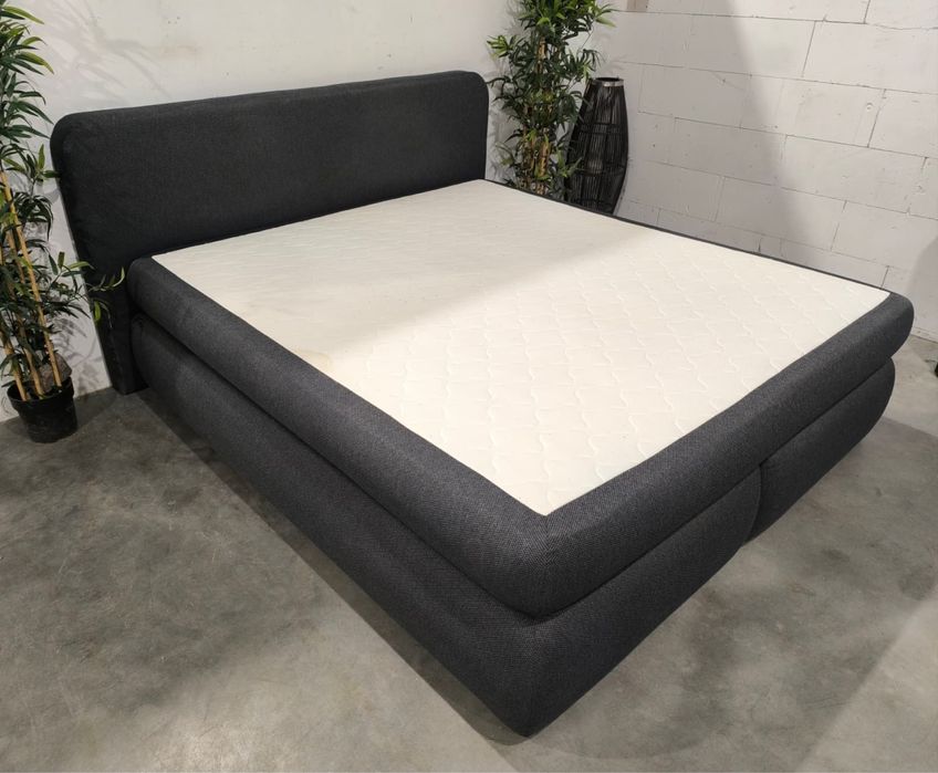 Ładne szare łóżko kontynetalne 180x200 z materacem.  Dowóz