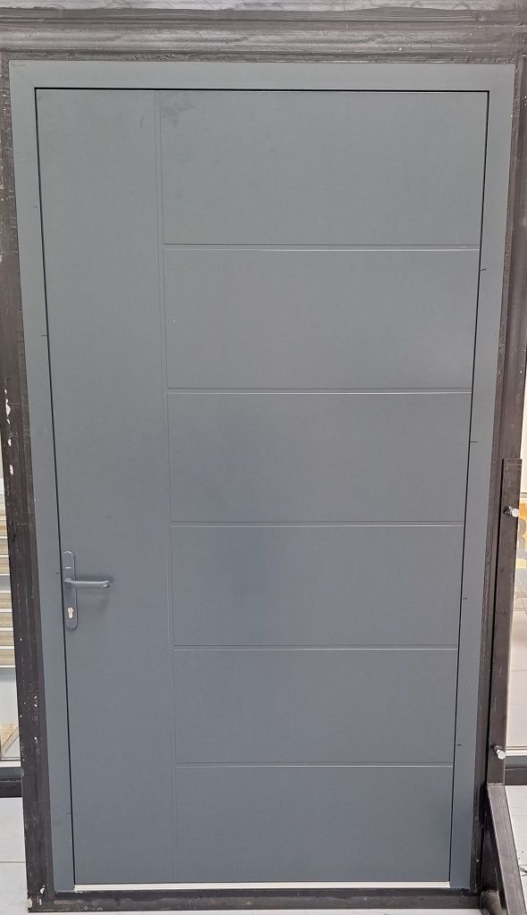 Drzwi panelowe aluminiowe 2500x1300