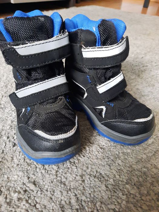Buty zimowe r. 22