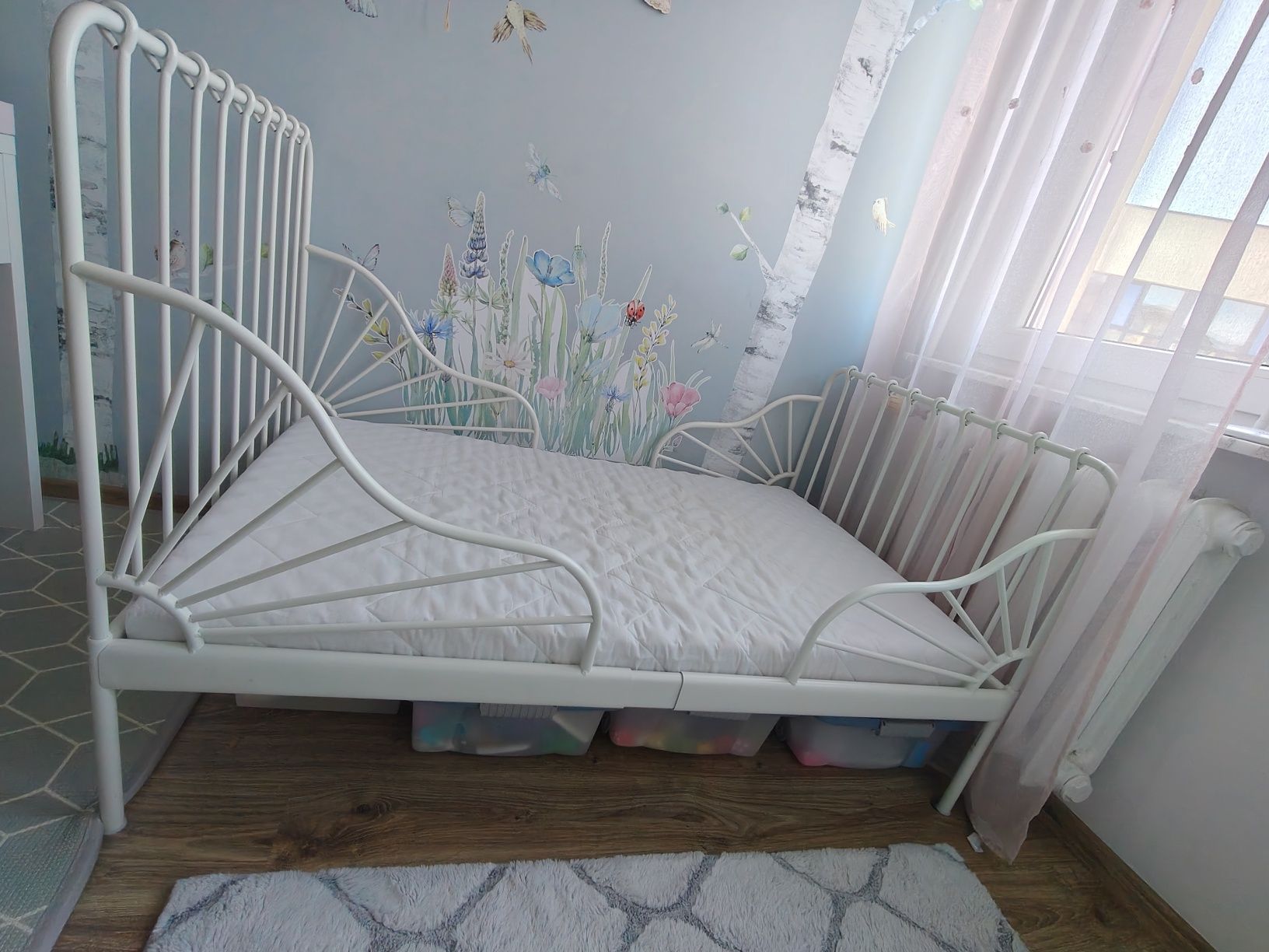 Łóżko Minnen Ikea białe z materacem