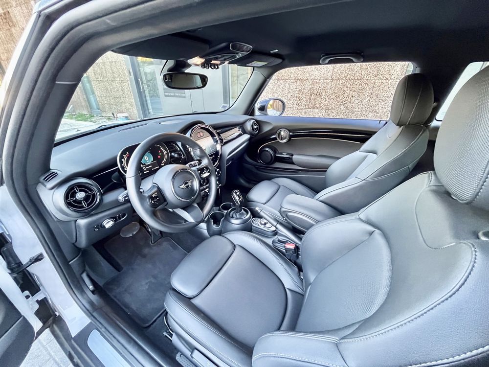 Mini Cooper - 2023 - AUTO. Como novo!