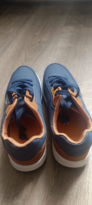 Чоловічі кросівки 43(28)