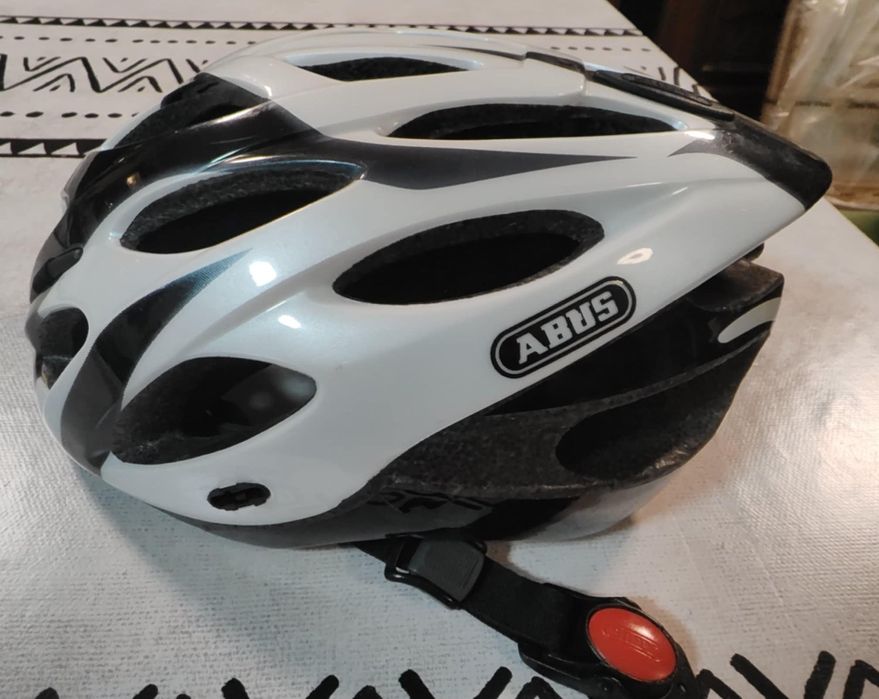Kask rowerowy Abus model Spider.