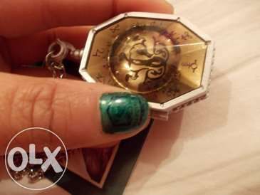 Harry Potter - Horcrux medalhão Colar + livro de autocolantes - NOVO