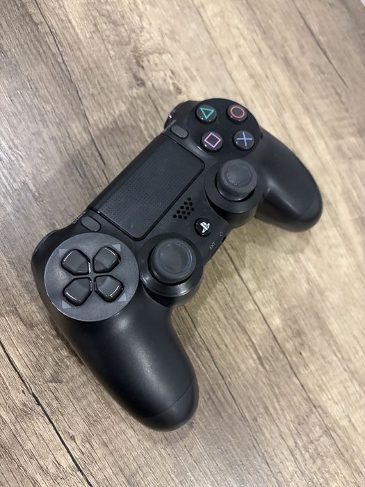 PlayStation 4 – Pouquíssimo Usado + Jogos + Cabo HDMI
