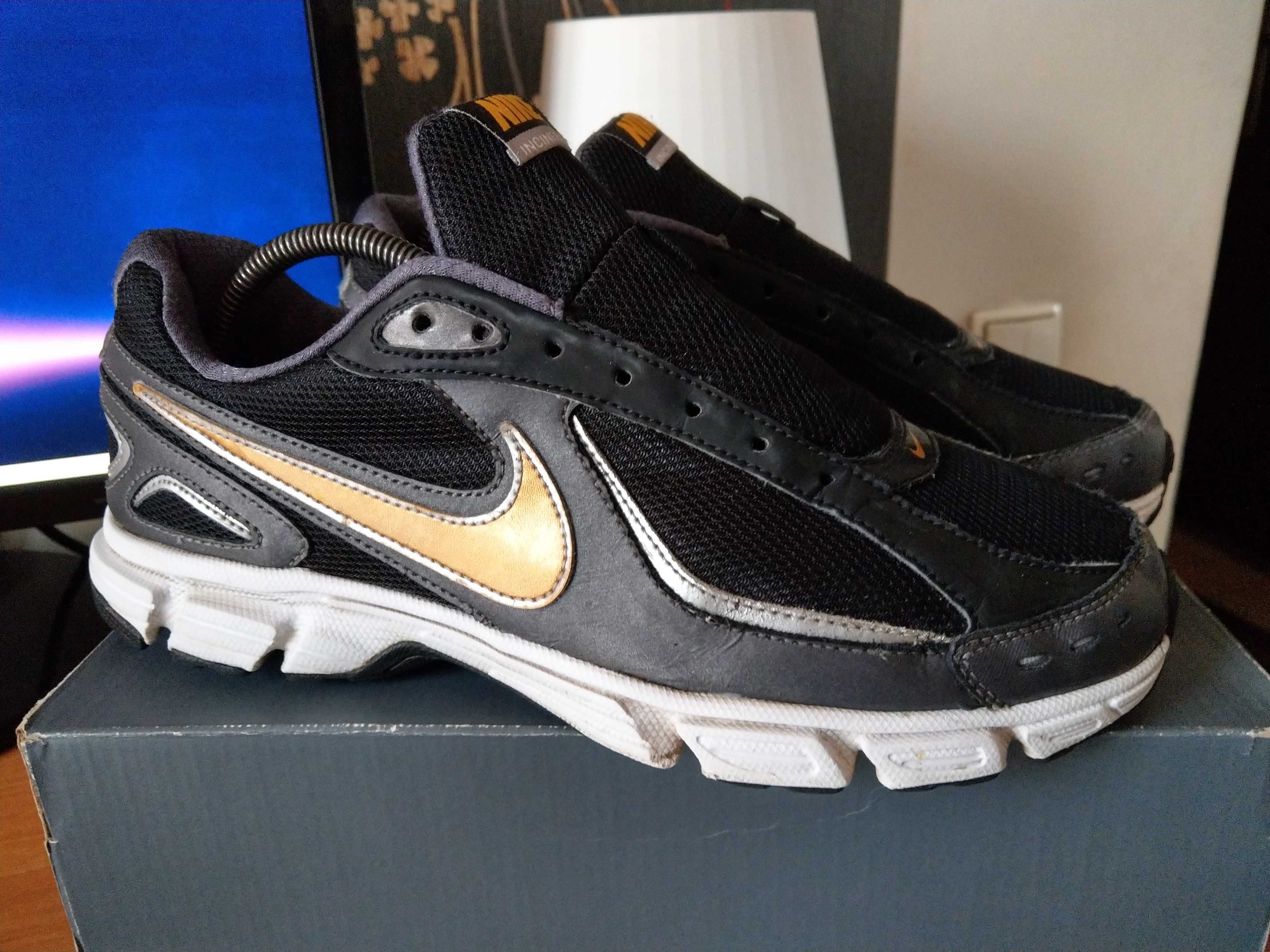 sneakersy Nike incinerate