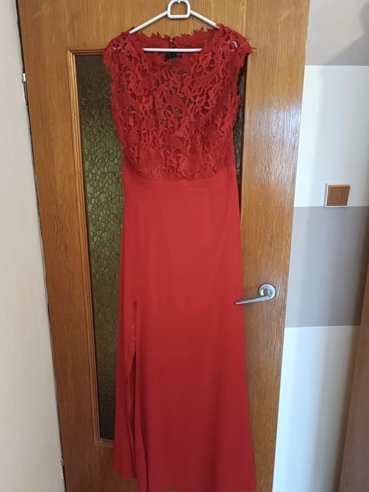 Długa suknia wieczorowa