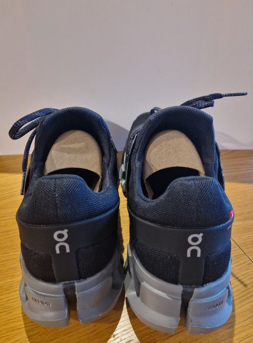 ON Cloudswift 4 AD-BK/BL