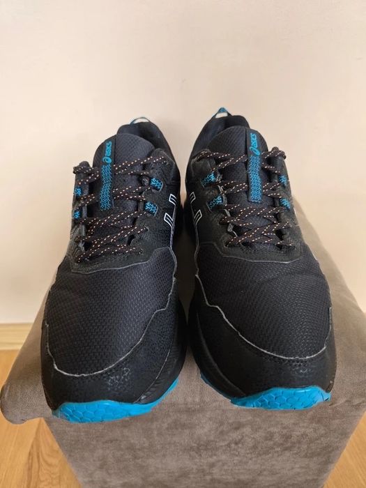 Buty Asics rozm. 45 do biegania wodoodporne