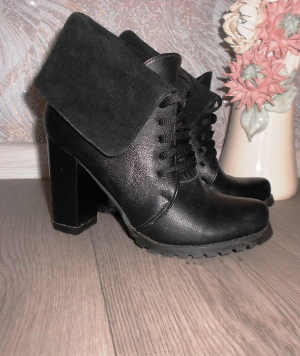 Жіночі ботинки 36-го розміру
