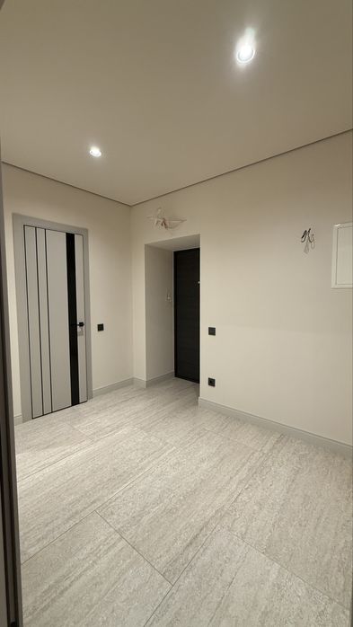 Продаж квартири з дизайнерським ремонтом ЖК Міленіум біля озера