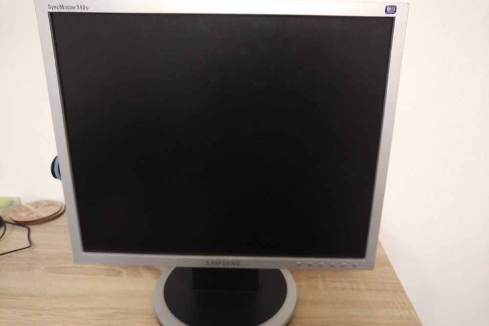 Monitor Samsung SincMaster 940n 19