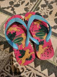 Chinelas havaianas de menina tamanho 29/30