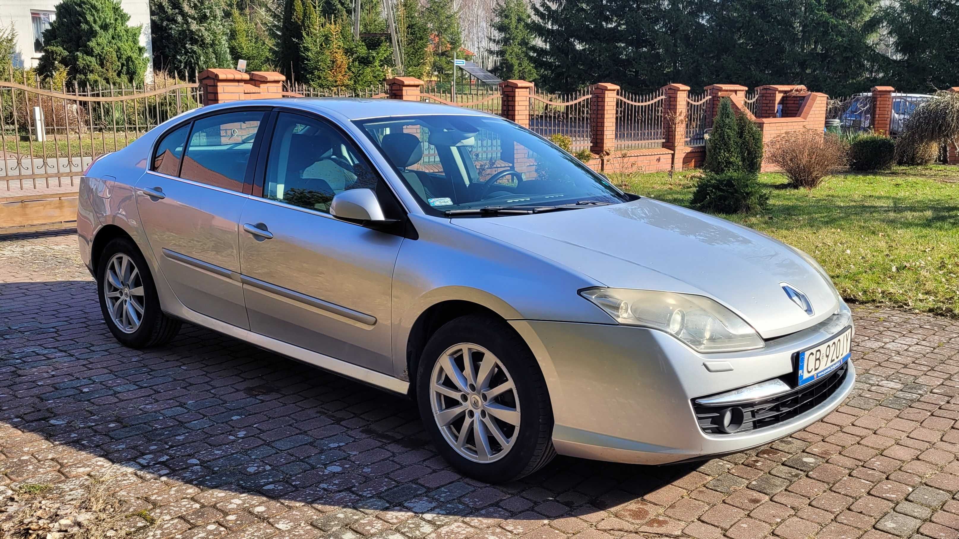 Renault Laguna 3     2.0T Benzyna + gaz 2009