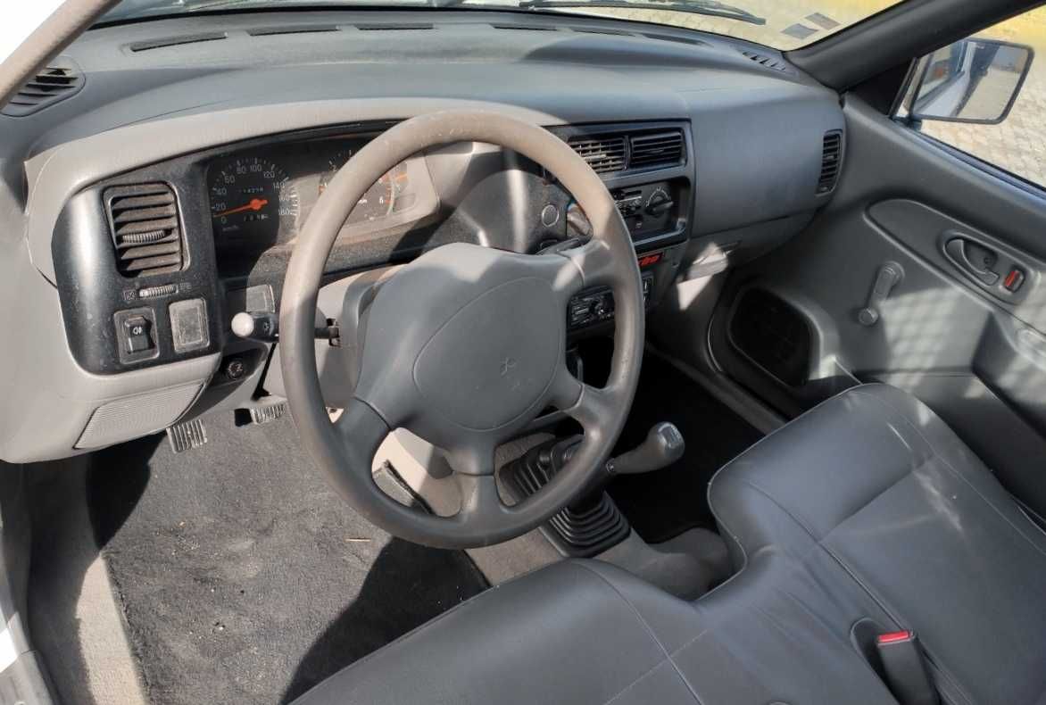 Mitsubishi l200 ANO 2000 3 lugares 114 MIL km