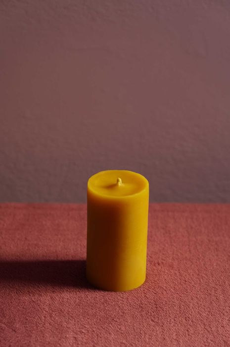 Świece z wosku pszczelego, wysokogatunkowy wosk, staranne wykonanie.