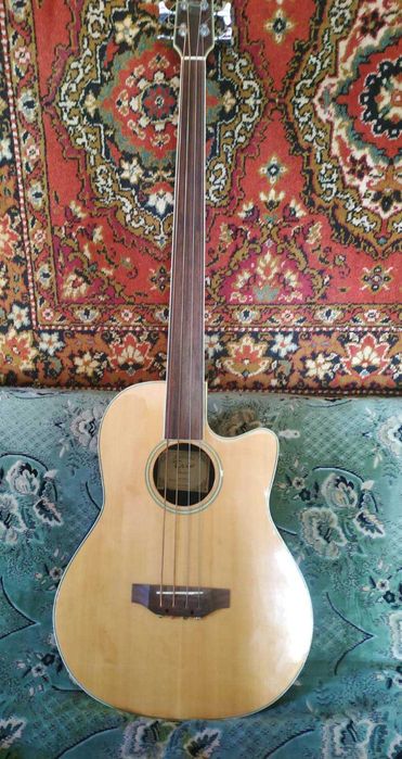 Електро-акустична  бас гітара, безладова