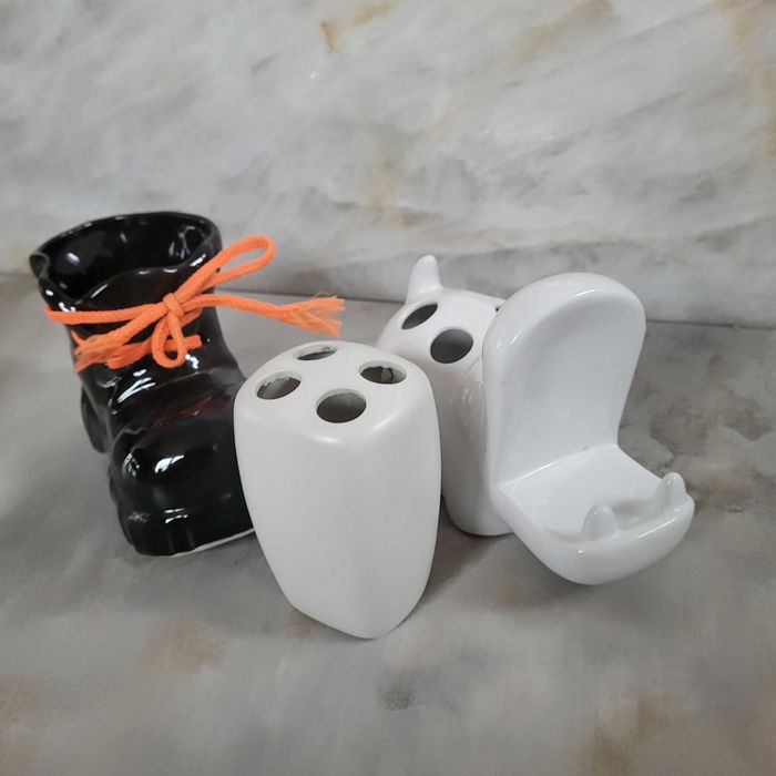 Pojemniki na szczoteczki i nie tylko...