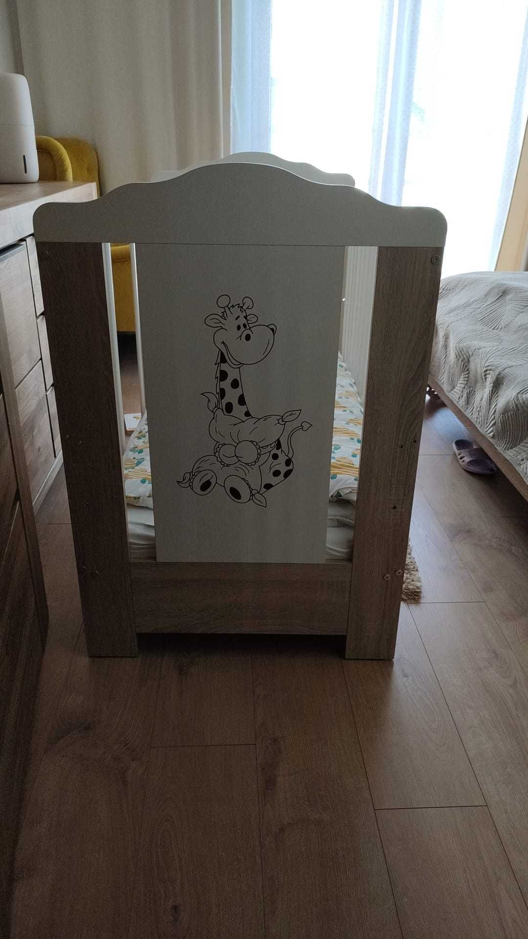 Łóżeczko z żyrafa z szufladą i  materacem