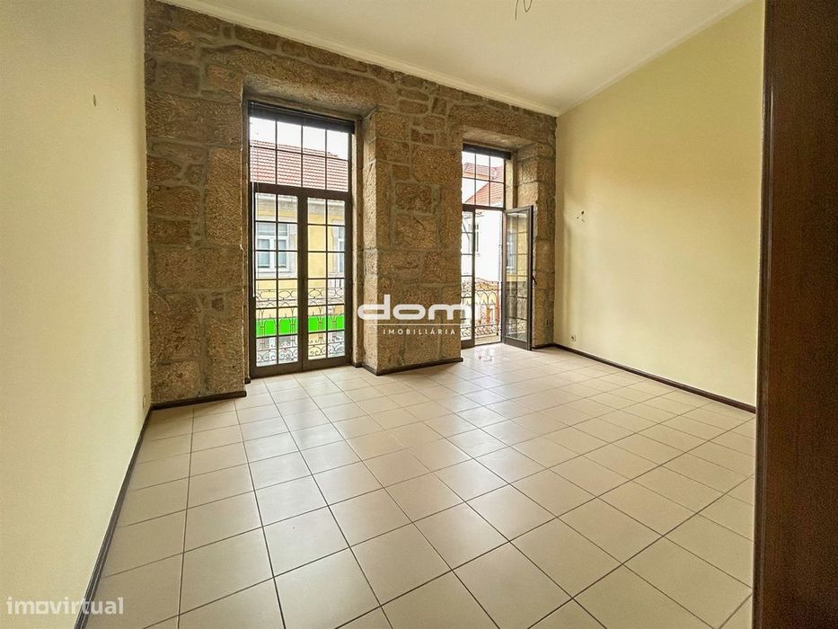 Escritório para arrendamento, no centro da cidade do de São Pedro do S