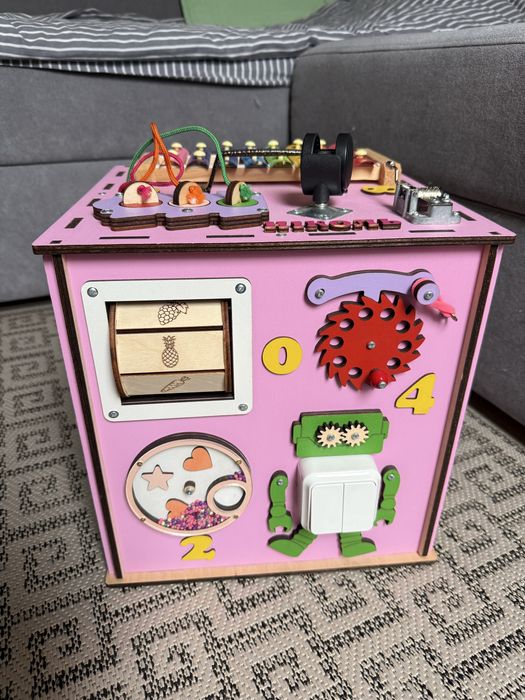 Бізікуб рожевий 30х30см