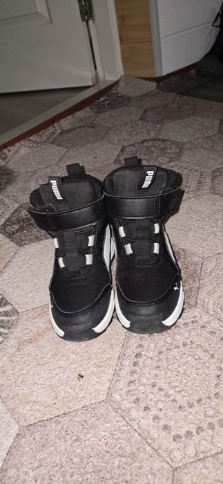 Продам зимові чобітки пума