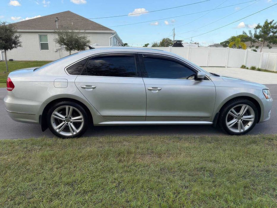 Volkswagen Passat      2013