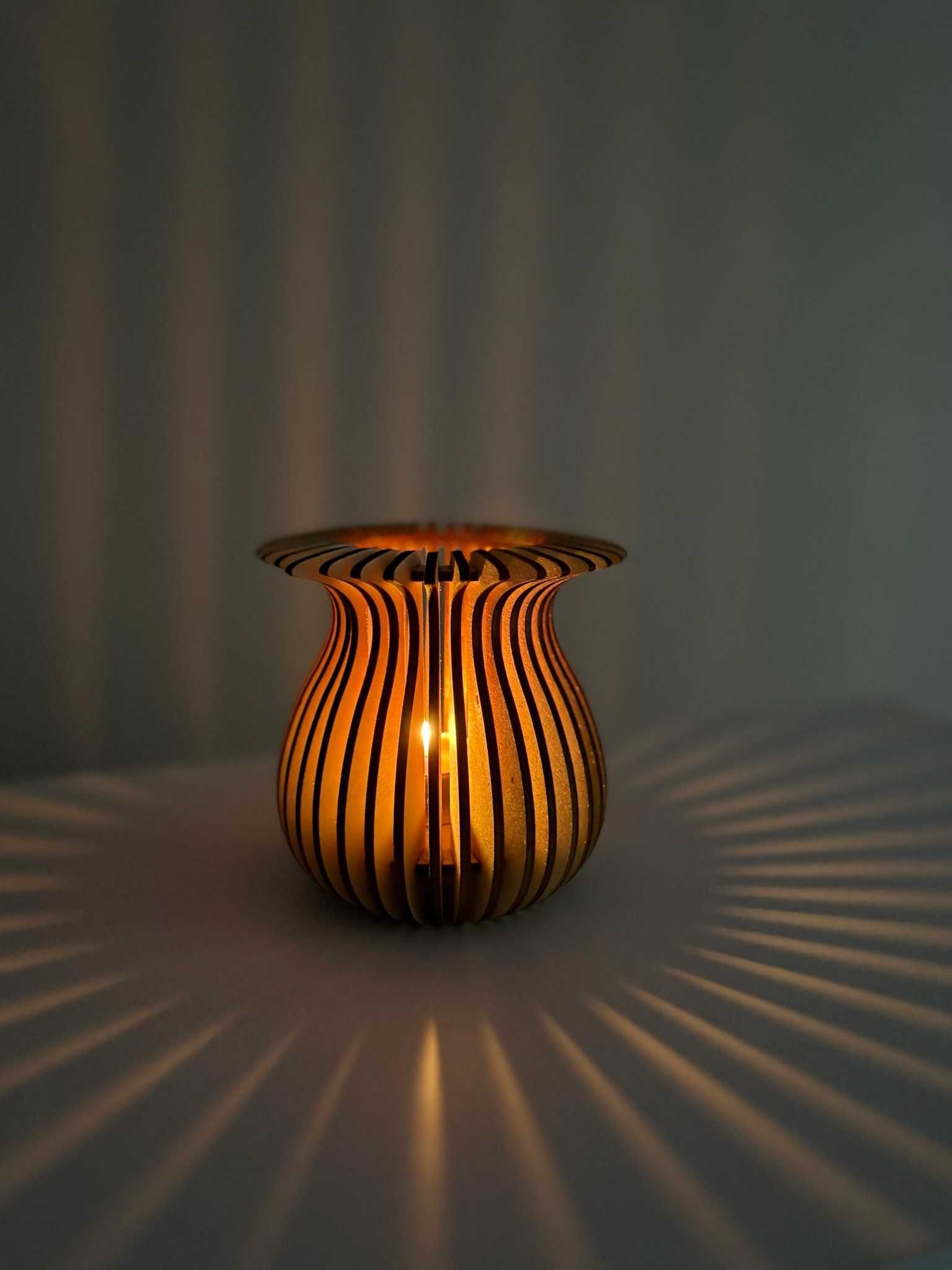Drewniany lampion / świecznik