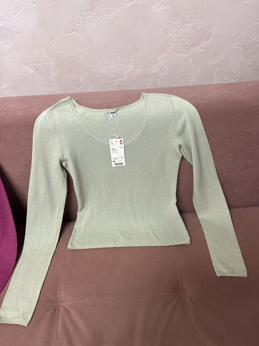 Новый , тонкий , базовый джемпер ,Uniqlo меринос 100%,размно M