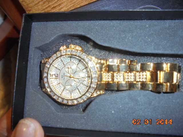 Zegarek damski BS pozłacany -ozdobiony cyrkoniami-kupiony w Anglii